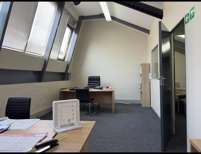 BUSINESS PROPERTY TO RENT IN MOWBRAY